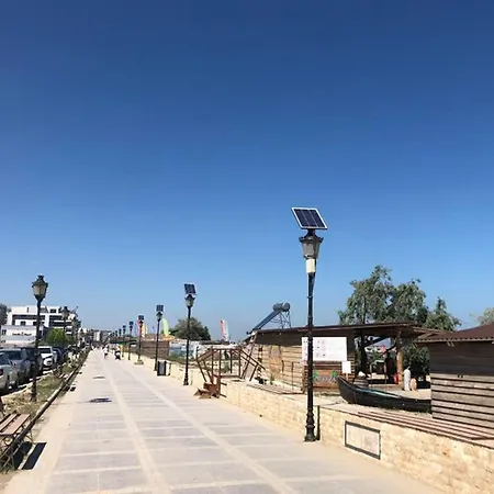 Апартаменты Waves - Beachfront -30m From The Beach